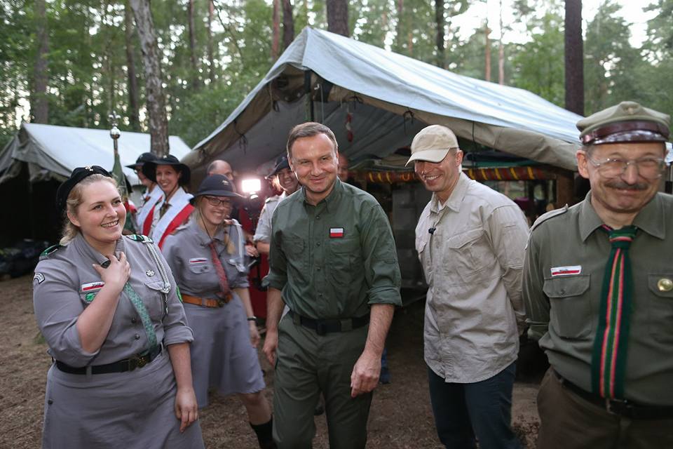 Prezydent odwiedzający obozy ZHR